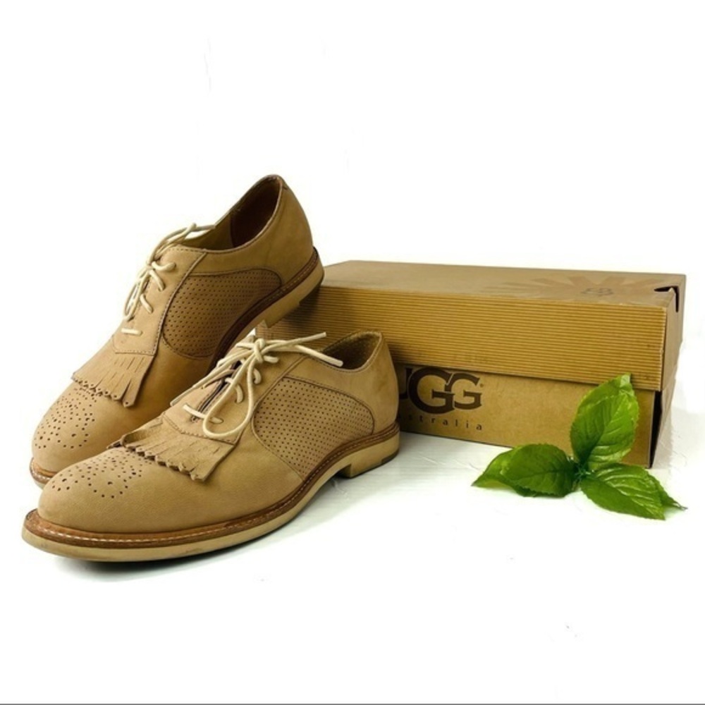 UGG | Bernett Kiltie Oxford Shoe Size 6.5 wmns tan